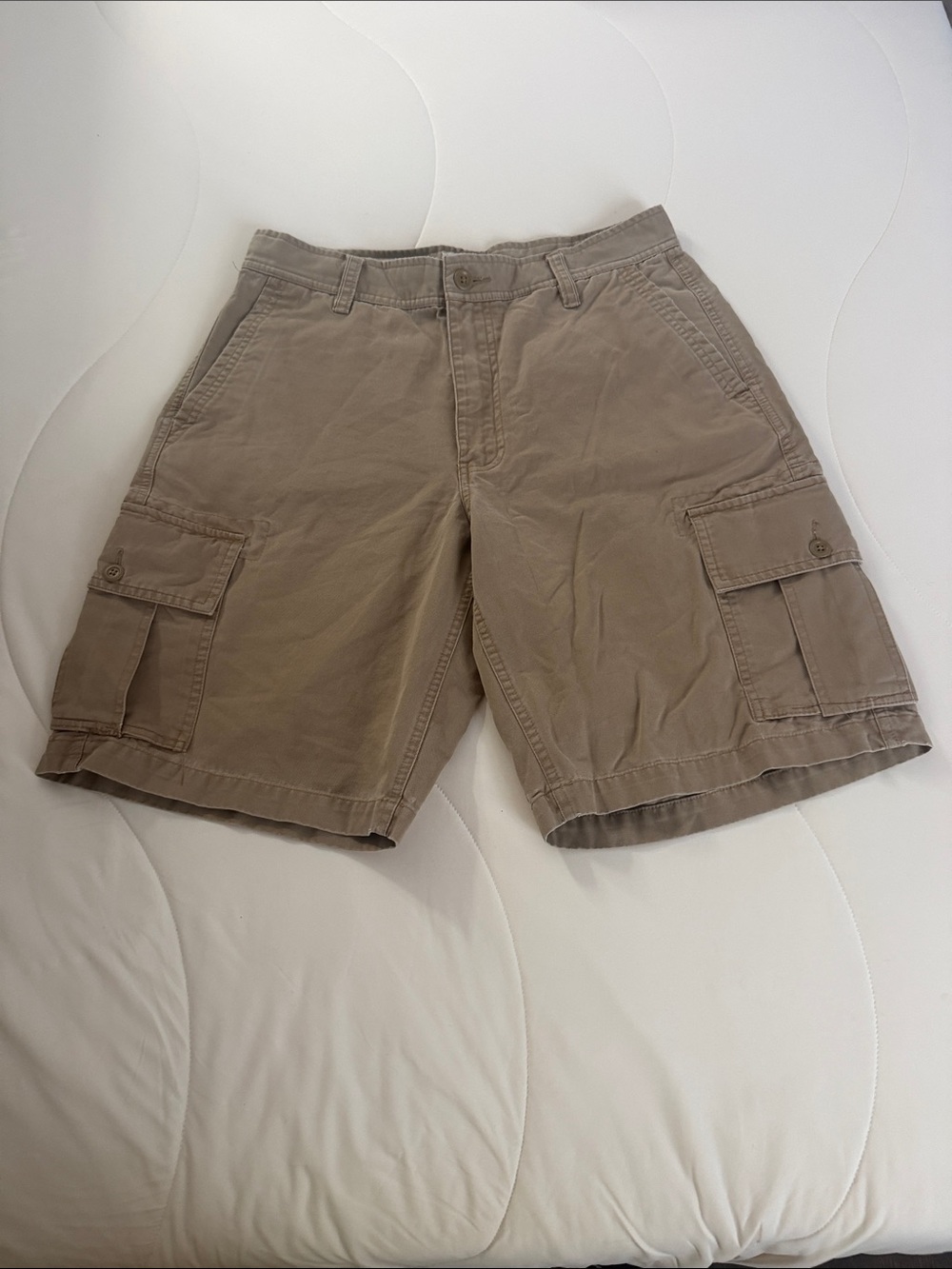 GAP Men's Tan Cargo Shorts - Utility Pockets